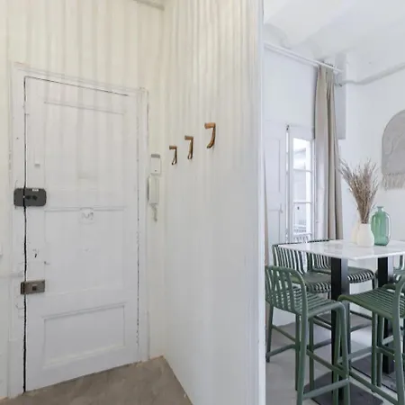 Apartment Ata Five Mid Term Barcelona